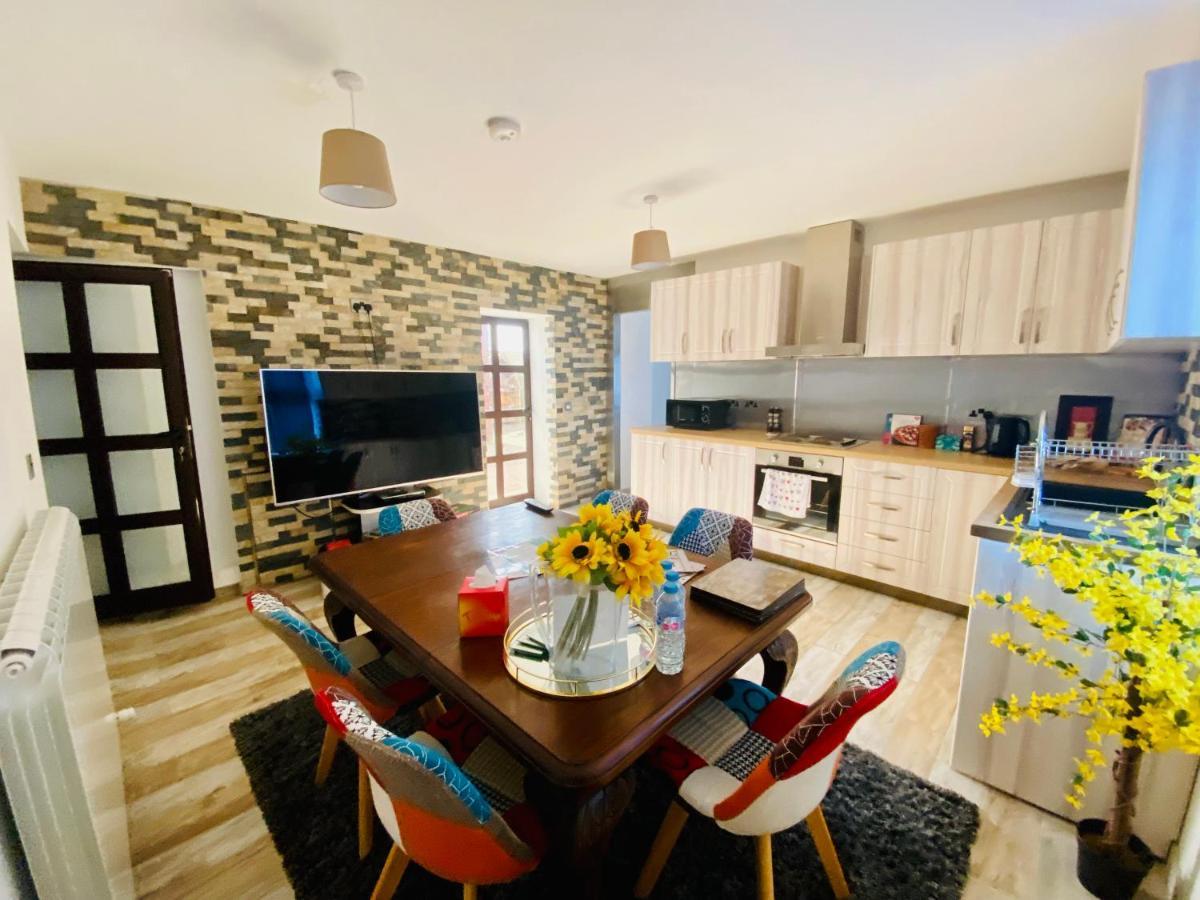 Deluxe Apartment Ланарк Экстерьер фото
